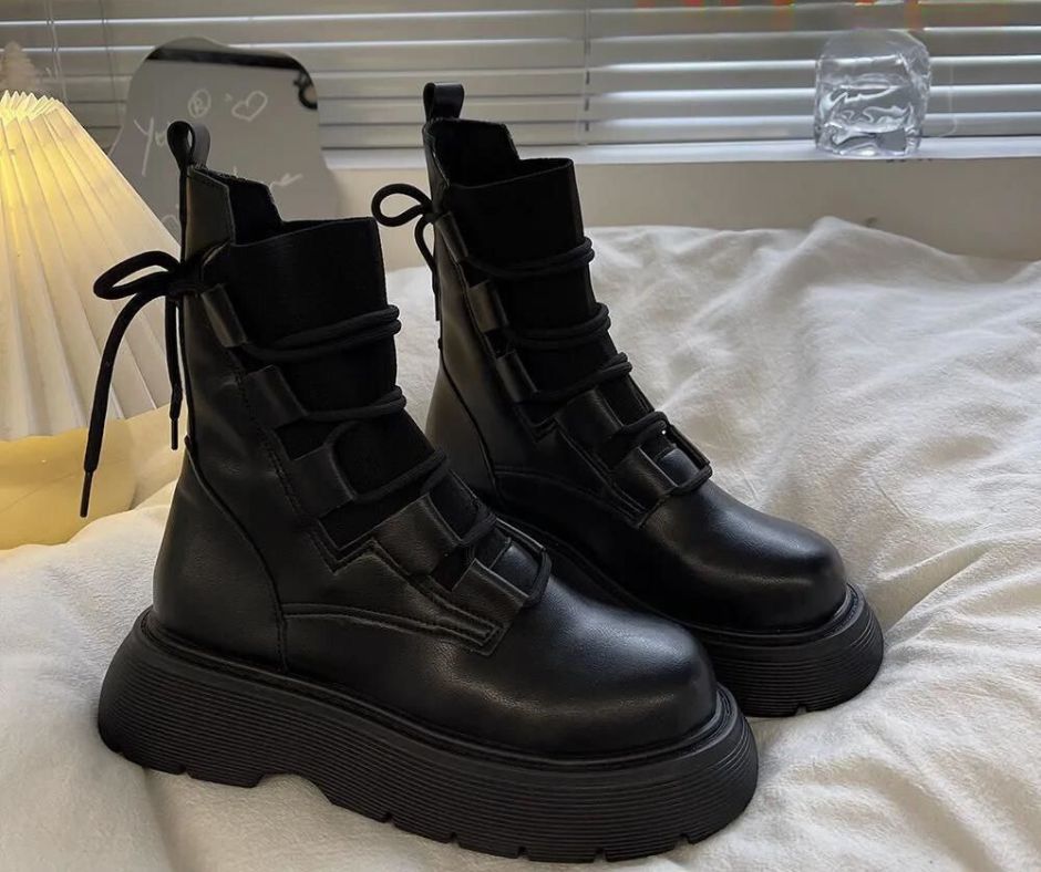 FIORA | Onyx Nomad Boots