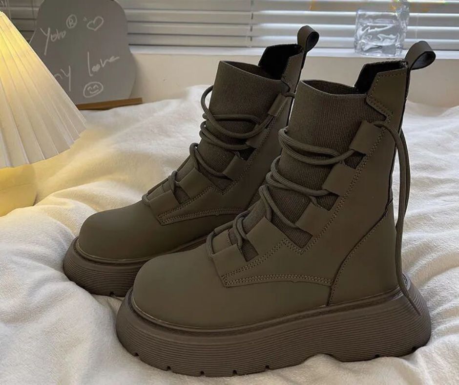 FIORA | Onyx Nomad Boots